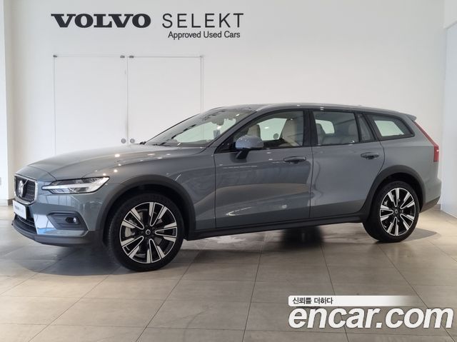 VOLVO V60 CROSS -COUNTRY 2ND GENERATION B5 ULTIMATE AWD